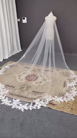 Load and play video in Gallery viewer, Scalloped Gardenia Veil
