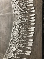 Load image into Gallery viewer, Queen Two Layer Tassel Veil
