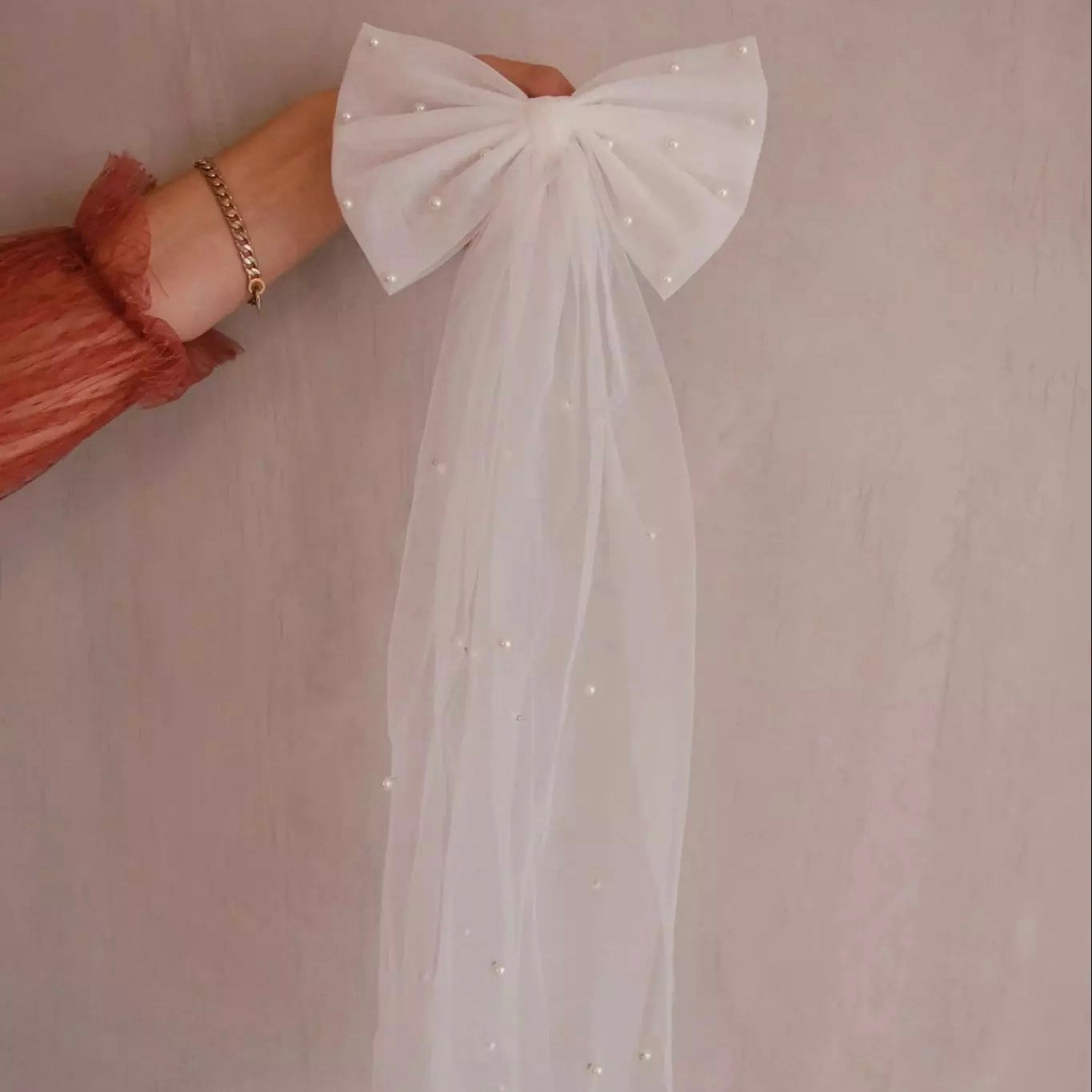Pearl Veil Bow